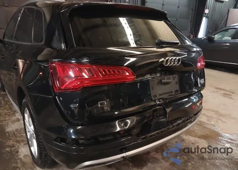2018 Audi Q5 2.0T Premium/2.0T Tech Premium z USA, uszkodzony, nr VIN WA1ANAFY5J2072224
